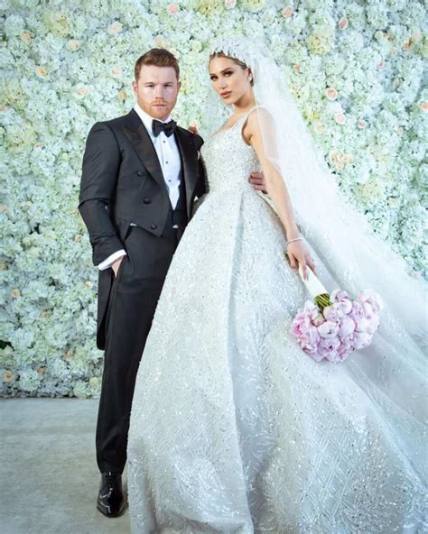 canelo alvarez wife.
